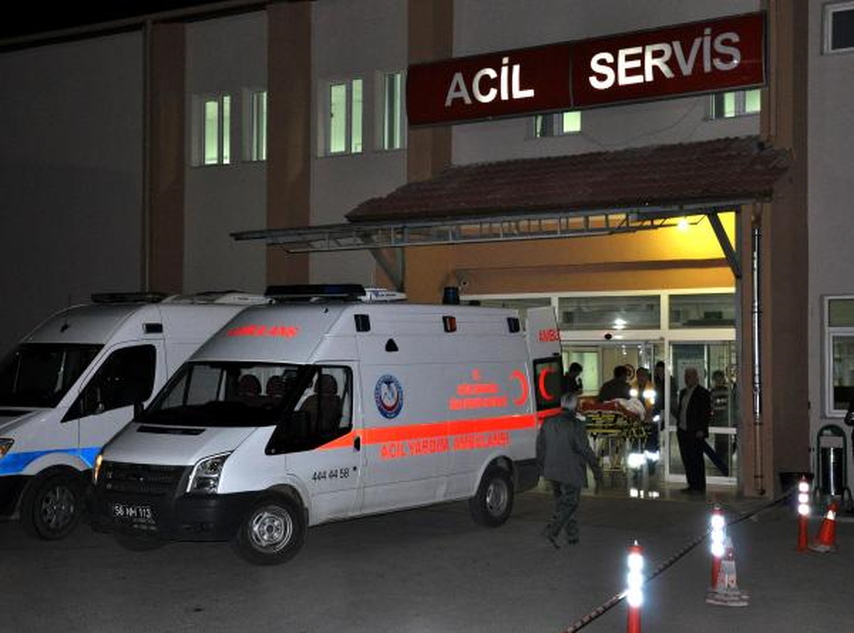 Öfkeli Koca Eşini ve Kızlarını Bıçakladı