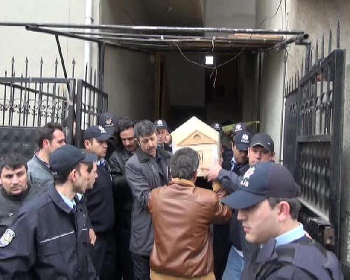 Oğlunu Baltayla Öldürdü (2)