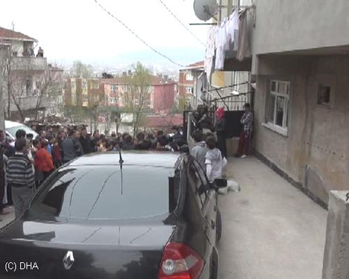 Oğlunu Baltayla Öldürdü