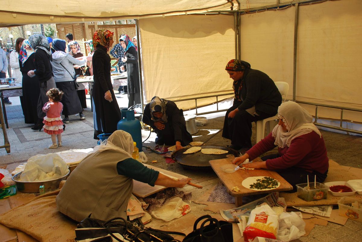 Öğrenciler Yararına Kermes