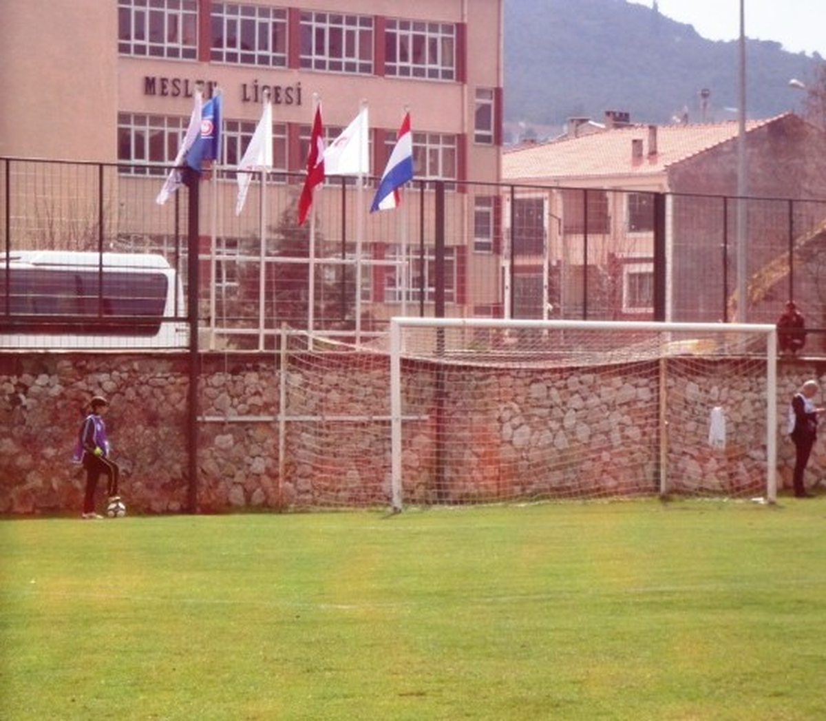 Maçta Bayrak Krizi Yaşandı