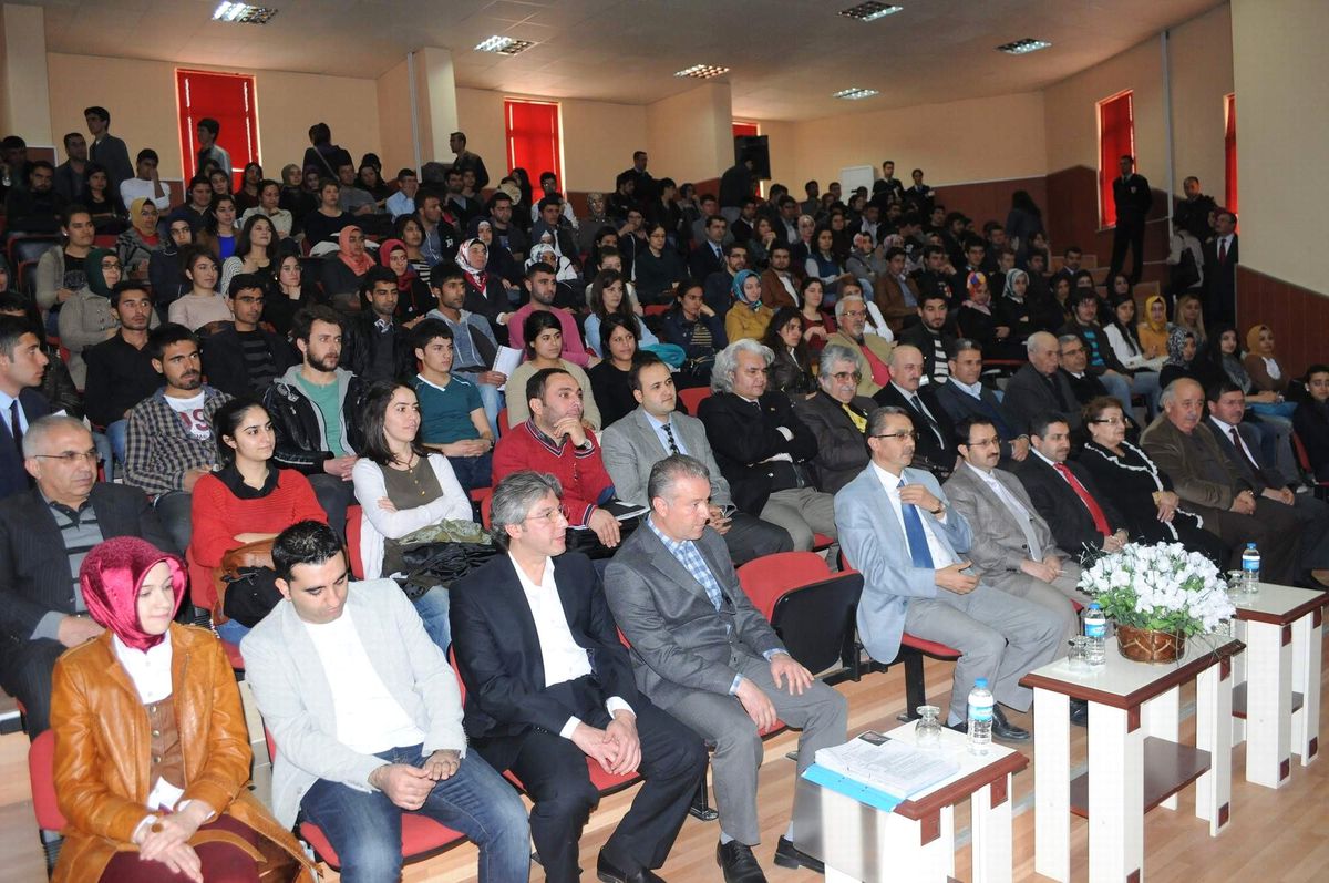 Prof. Dr. Uygur Tazebay\'dan Nevruz ve Renkler Konferansı