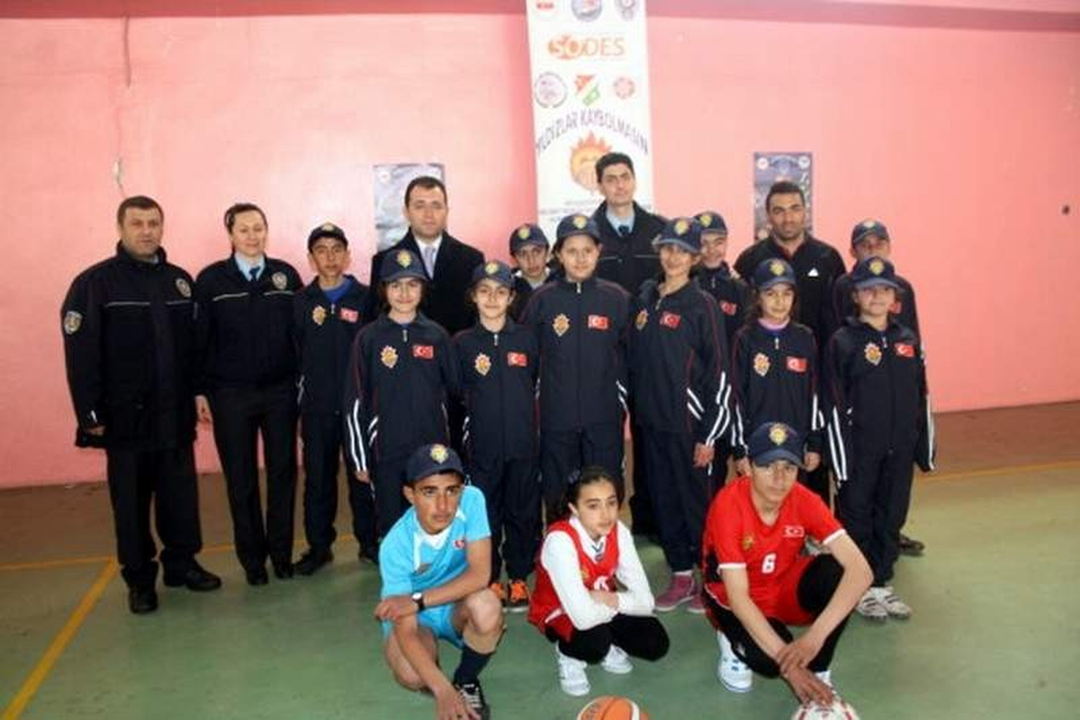 Selim\'de "Yıldızlar Kaybolmasın" Projesi Start Aldı
