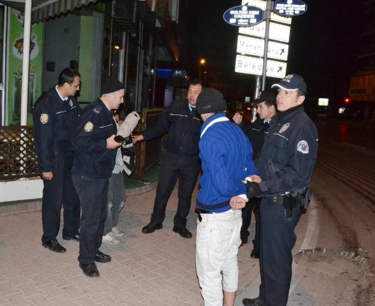 Serbest Bırakıldı, 24 Saat Geçmeden Yine Yakalandı