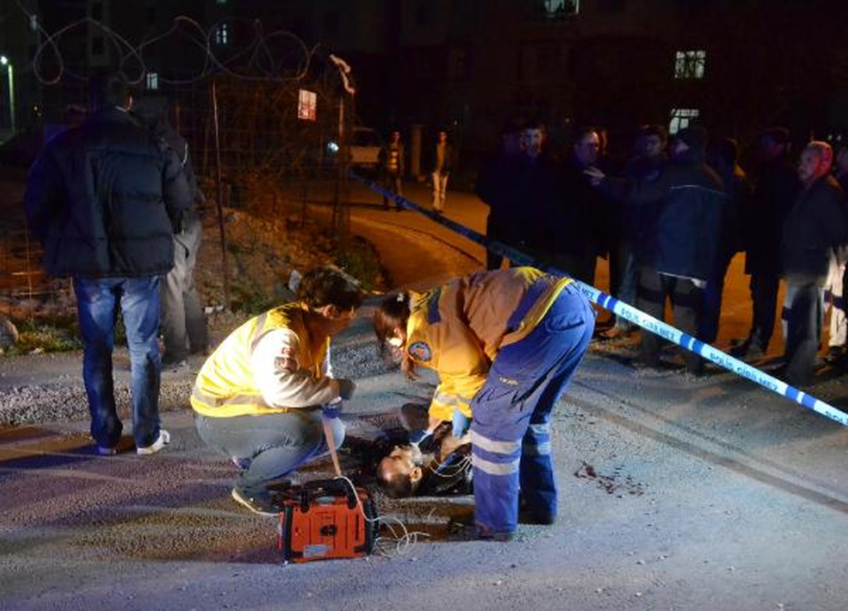 Sokak Ortasında Bıçaklanarak Öldürüldü