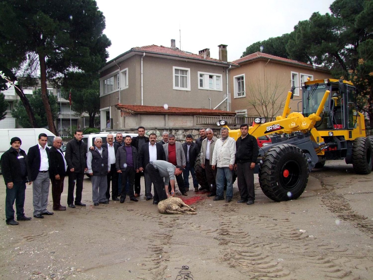 Sulama Birliği\'ne Yeni İş Makinasını Alındı