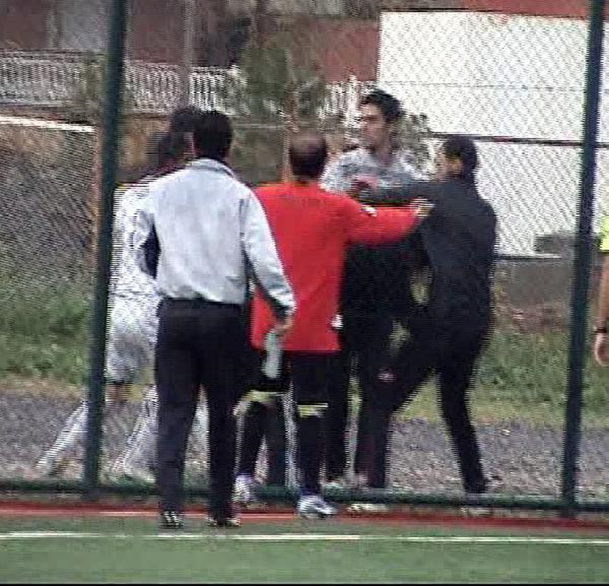 Viranşehir\'de Amatör Maçta Futbolcular Tekme Tokat Kavga Etti