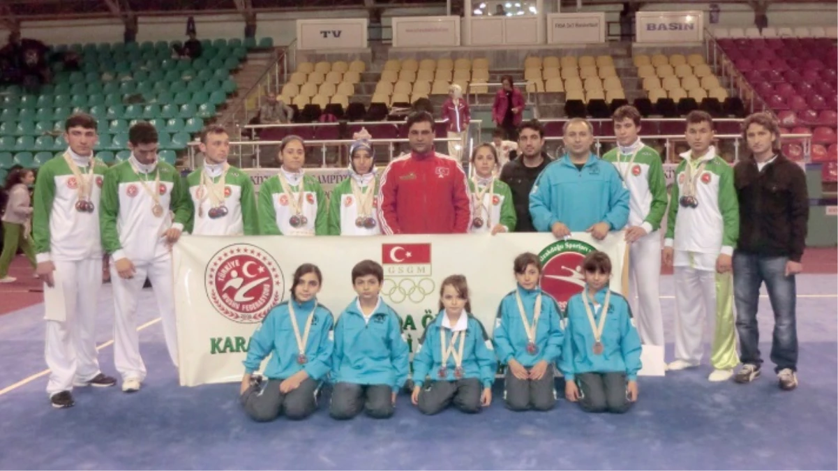 Wushu ve Badmintonda Şampiyonluk Büyükşehir\'in