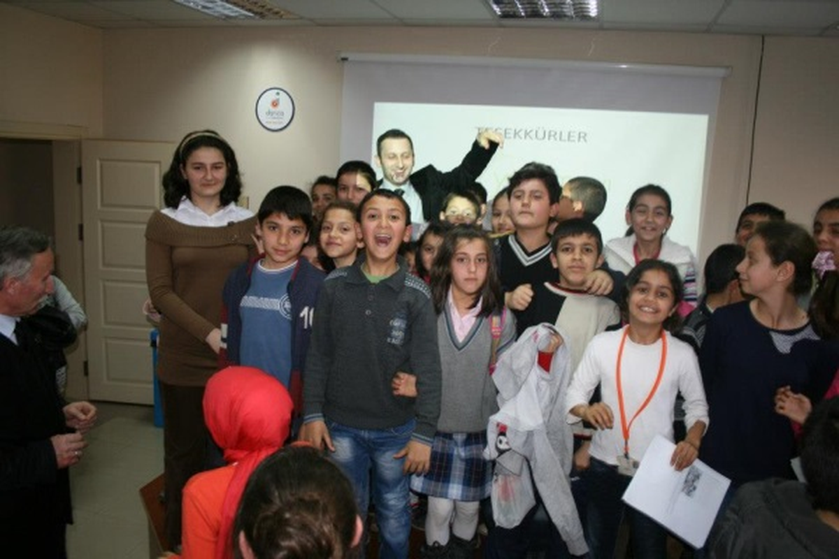 Yeşilay Bilgi Evi Öğrencilerini Bilgilendirdi