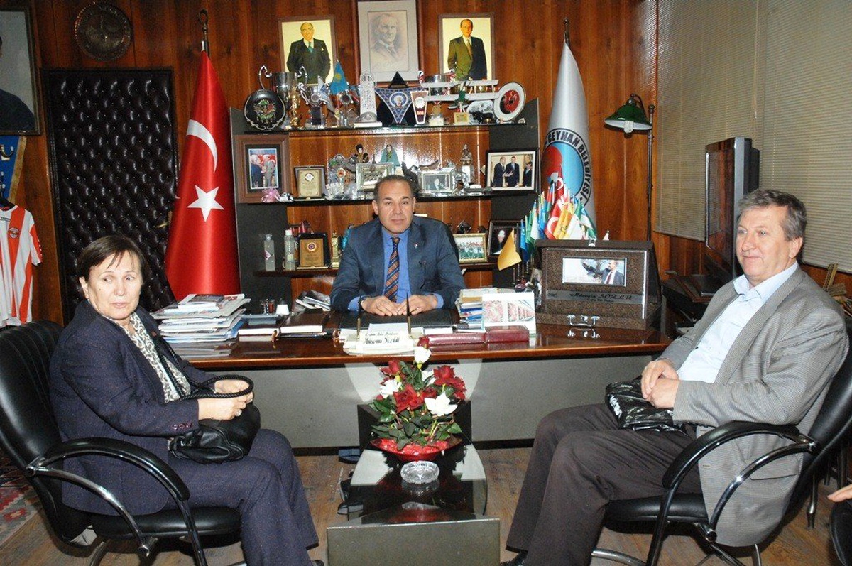 Adana Bosna Kardeşlik Yardımlaşma ve Kültür Derneği\'nden Başkan Sözlü\'ye Ziyaret