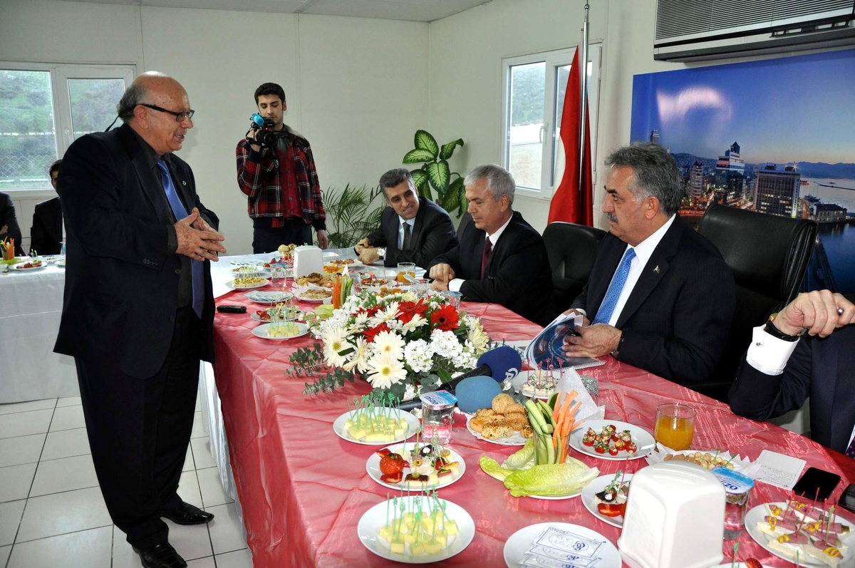 Aliağa\'da Liman Yolu Sorunlarına Çözüm Arayışı