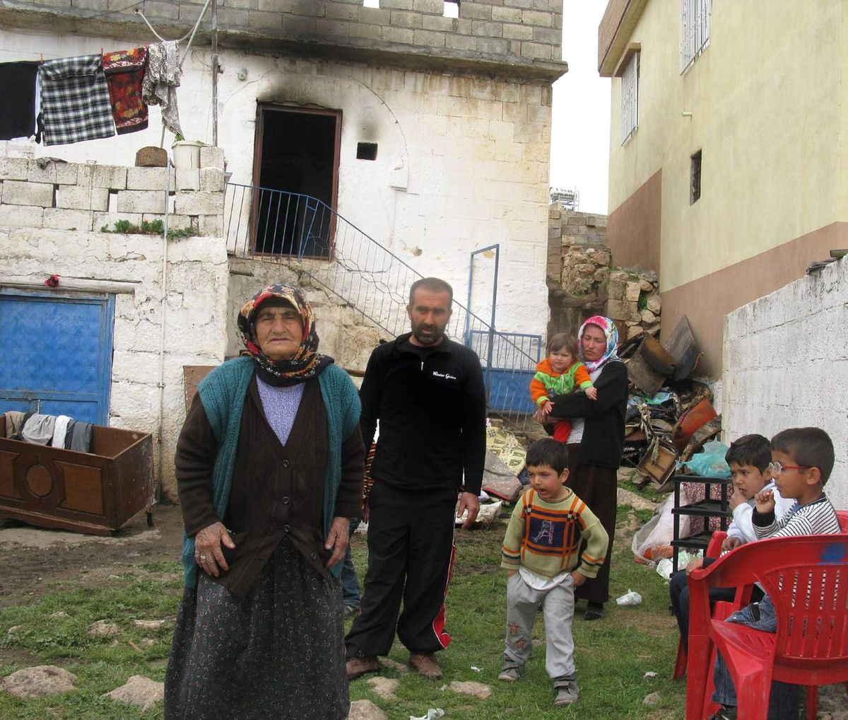 Araban\'da Evi Yanan Şeker Ailesi Yardım Bekliyor