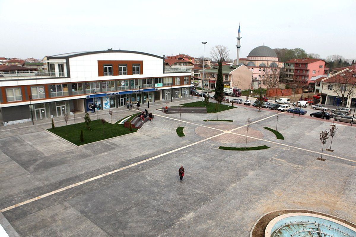 Arifiye Meydanı Tamamlandı