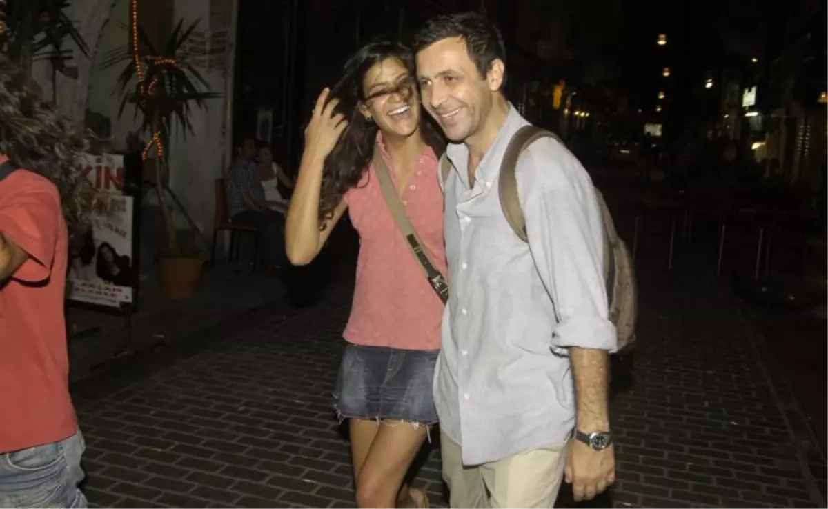 Berrak Tüzünataç ile Nejat İşler Sarmaş Dolaş Eğlendi