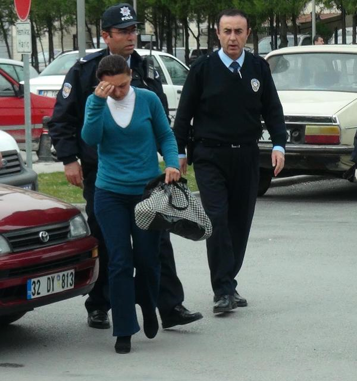 Borçları İçin Uyuşturucu Kuryeliği Yapmış
