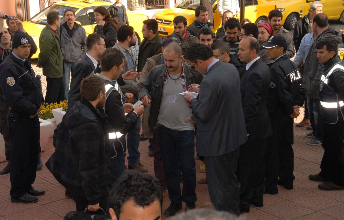 Çanakkale\'de Tezkere Karşıtı Eylem Davası Başladı