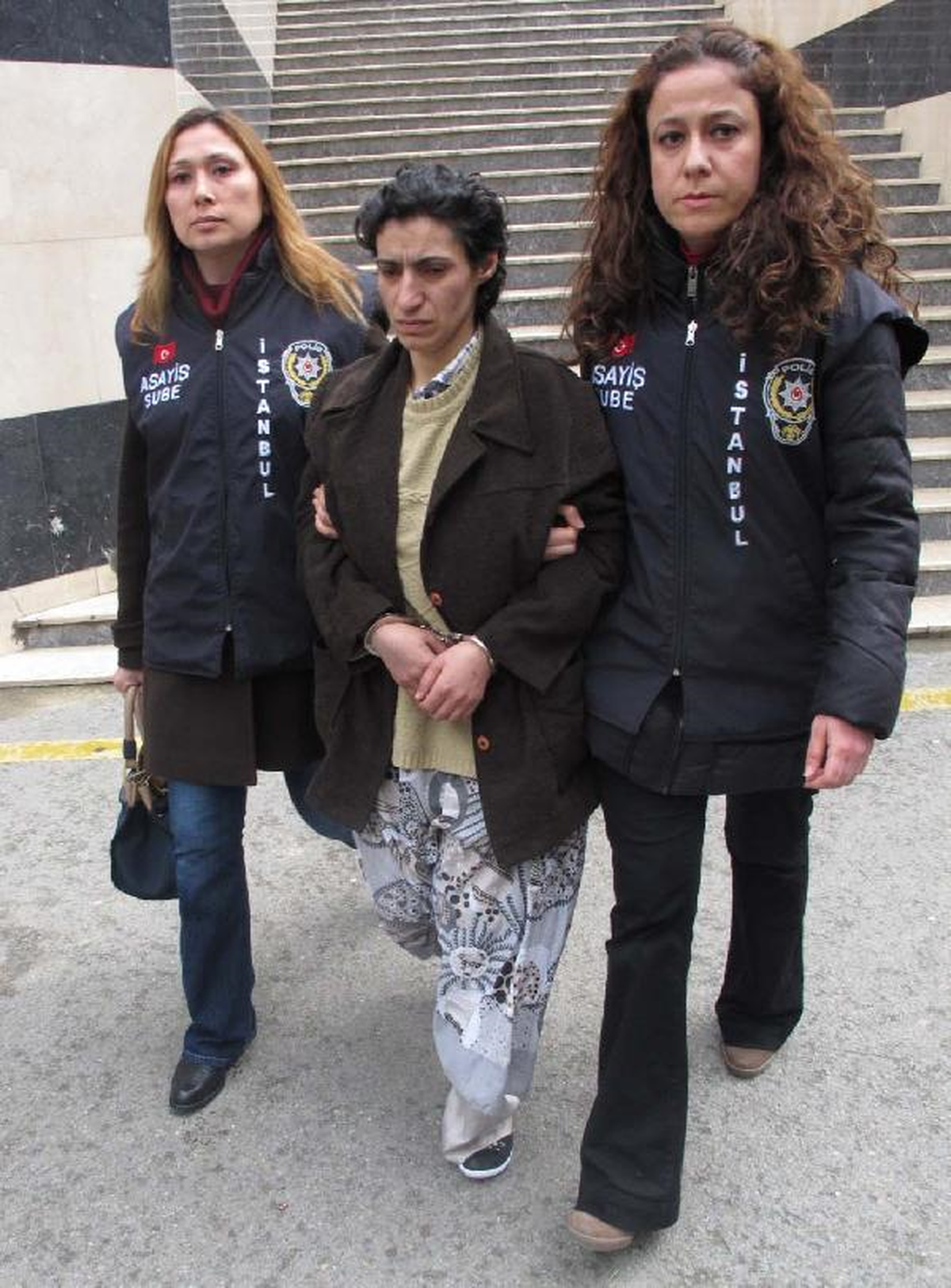 Çocuğunu Balta ve Bıçakla Öldüren Anne Adliyeye Çıktı