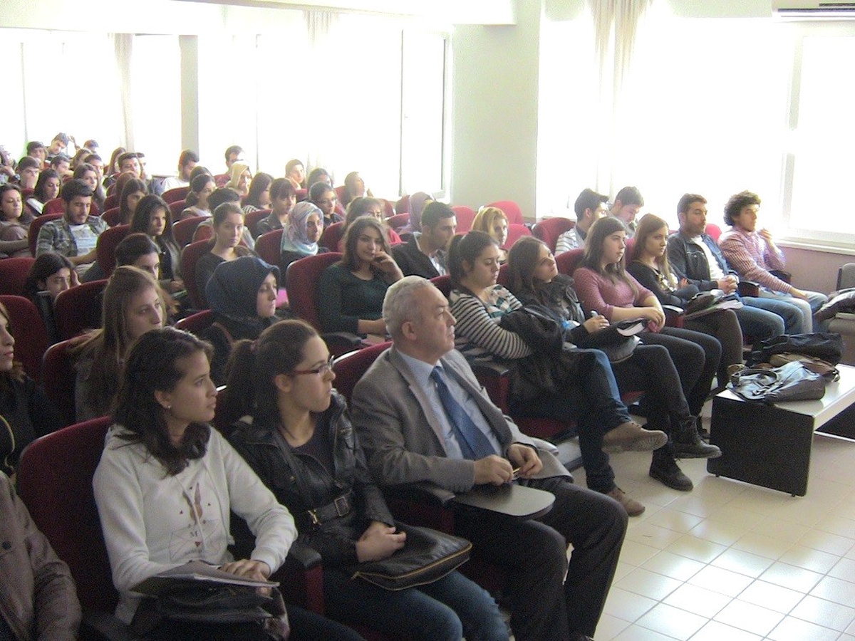 Demirci\'de Tütün ve İnsan Sağlığı Konulu Konferans