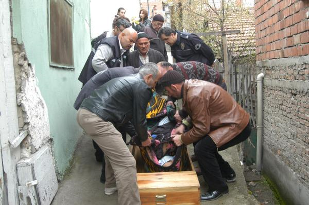 Eşinden Boşandı, On Gün Sonra İntihar Etti