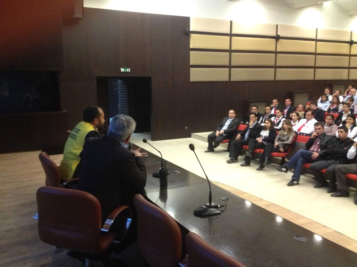 Gaziantep Polis\'inden Hastane Çalışanlarına Bilgilendirme Toplantısı Yapıldı