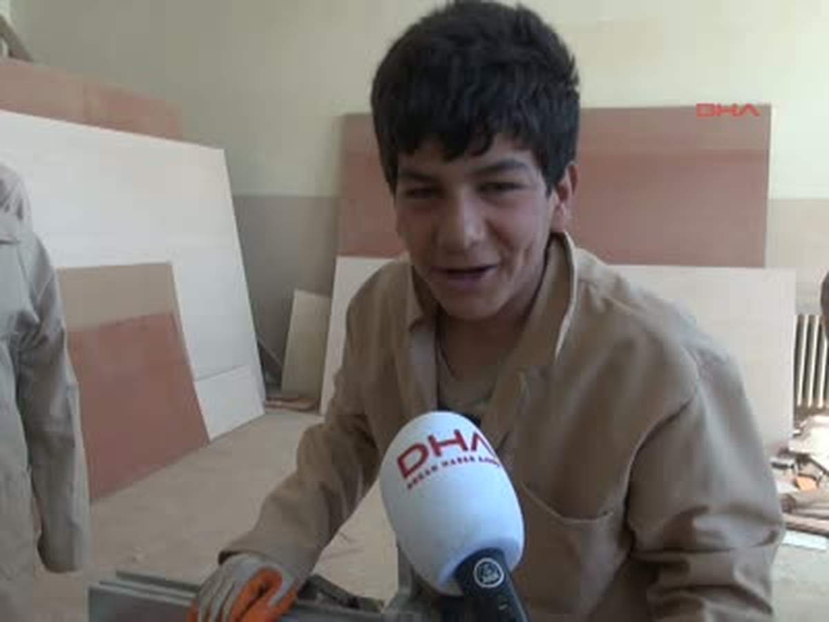 Hakkari\'de Fabrika Gibi Çalışan Lise