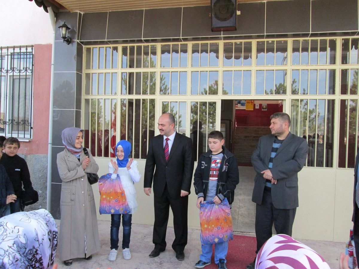 Hisarcık İhl\'de Başarılı Öğrencilere Tablet Bilgisayar