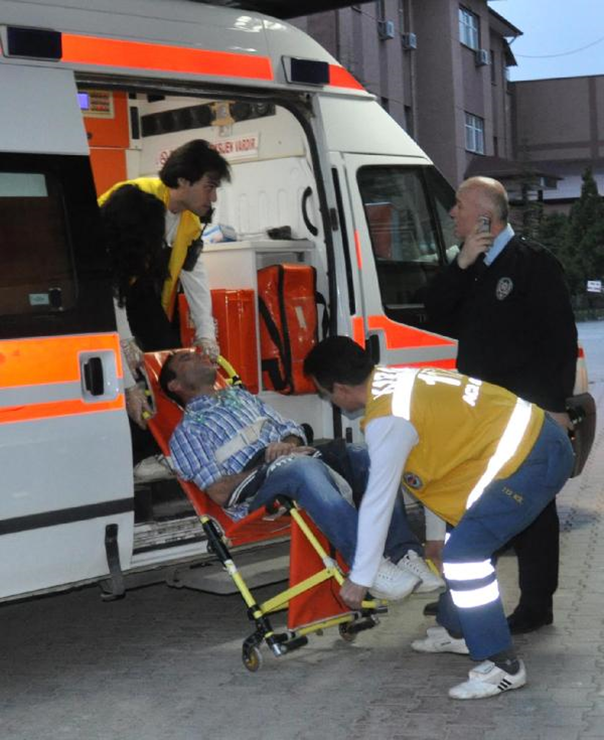 İntihar Girişiminde Bulunan Babasını İpten Aldı
