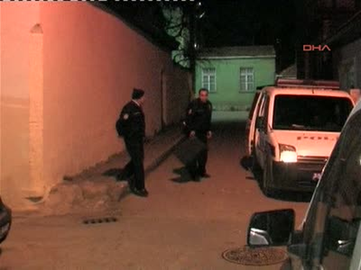 İzmir İki Saat İçinde 2\'inci Kez Yakalandılar İki Saat İçinde 2\'inci Kez Yakalandılar