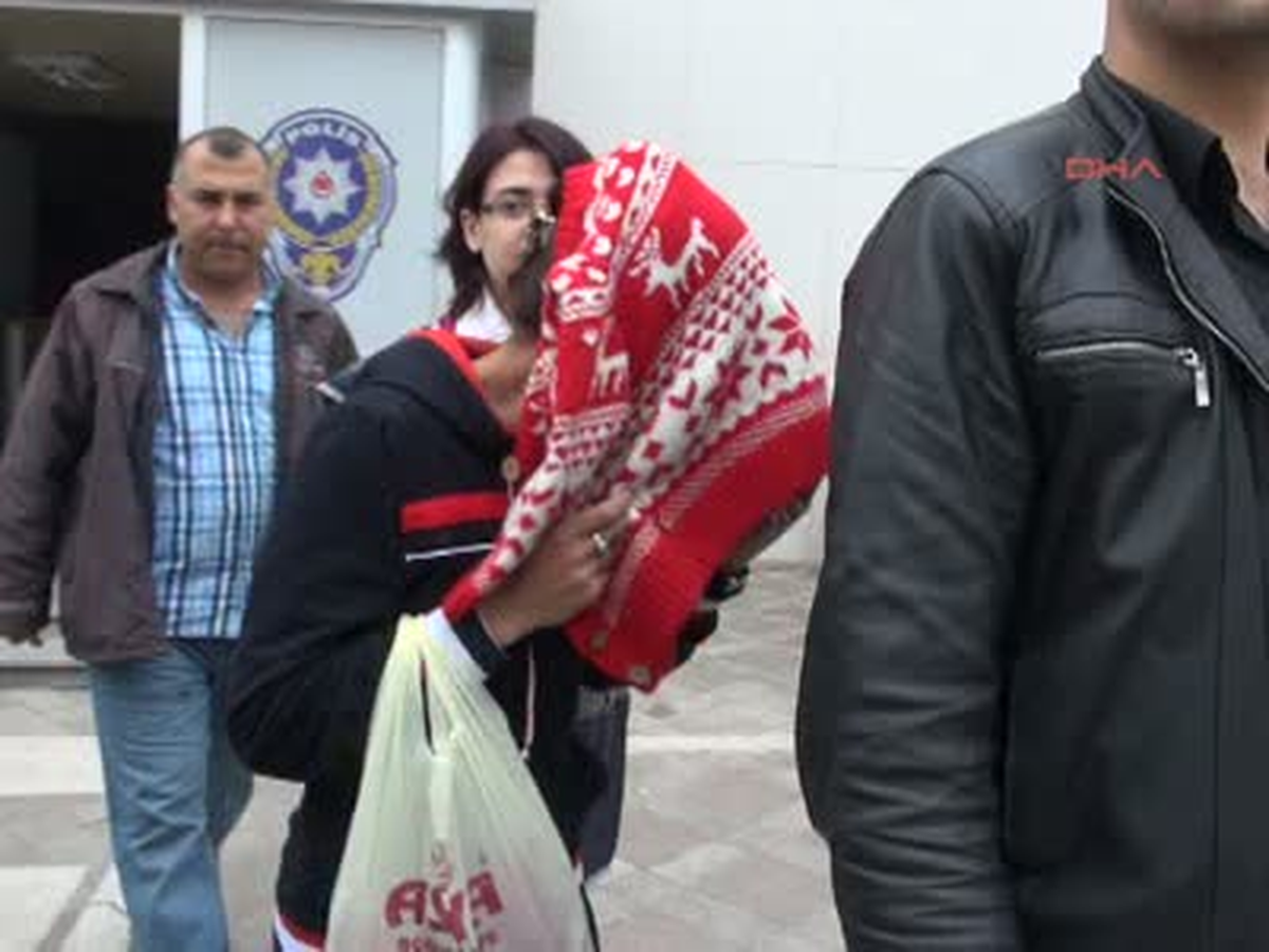 İzmit Cüzdan Hırsızı Kovalamaca Sonunda Yakalandı Cüzdan Hırsızı Kovalamaca Sonunda Yakalandı