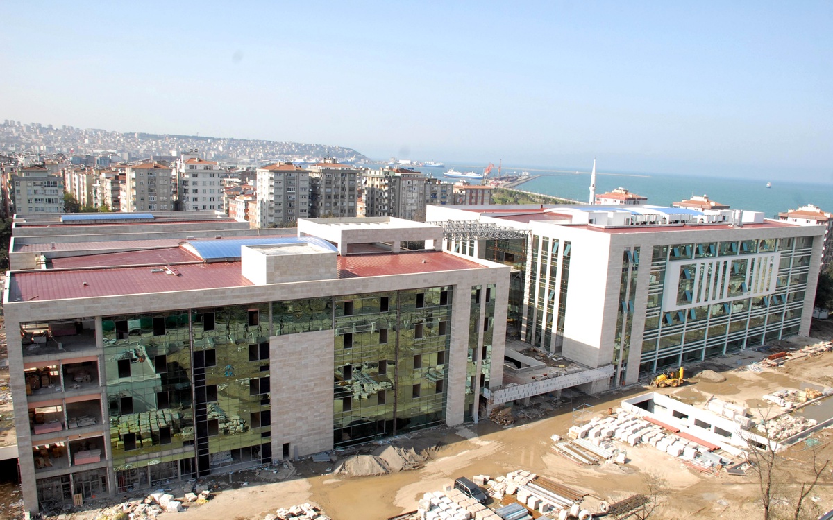 Karadeniz\'in En Büyük ve En Modern Adliye Sarayı Gün Sayıyor