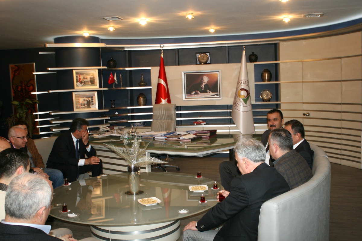 Kayseri Büyükşehir Belediye Başkanı Mehmet Özhaseki Düzce\'de