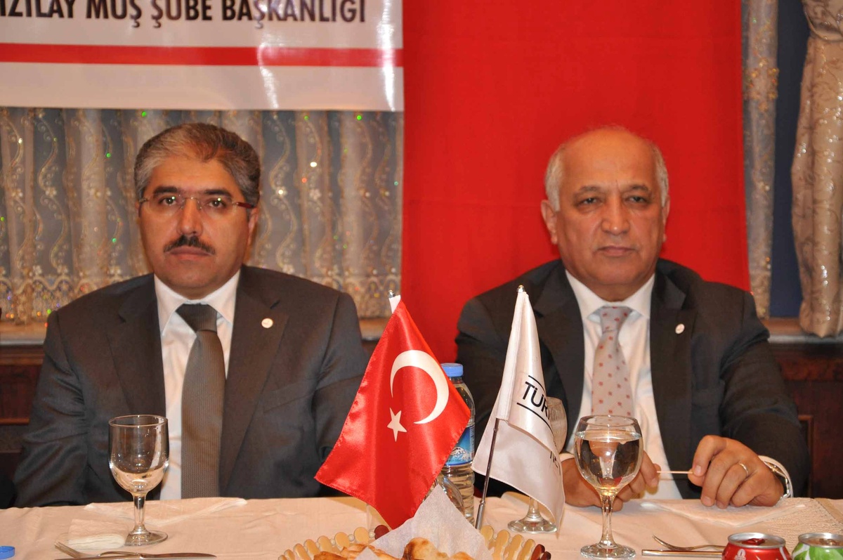 Kızılay Bölge Toplantısı Muş\'ta Yapıldı
