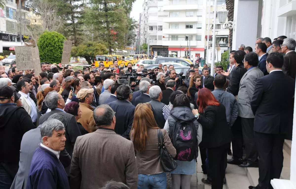 Kuaförlerden "Müzik" Cezasına Protesto