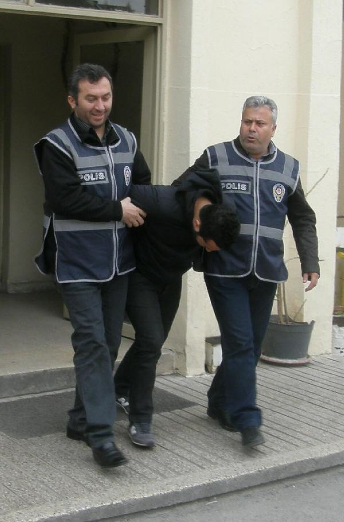 Lüks Otomobilli Dolandırıcı