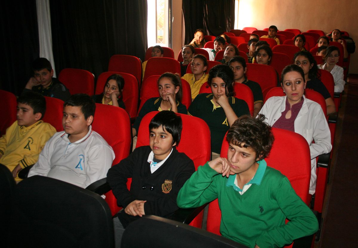 Öğrencilere "Güvenli İnternet, Mutlu Gelecek" Konferansı