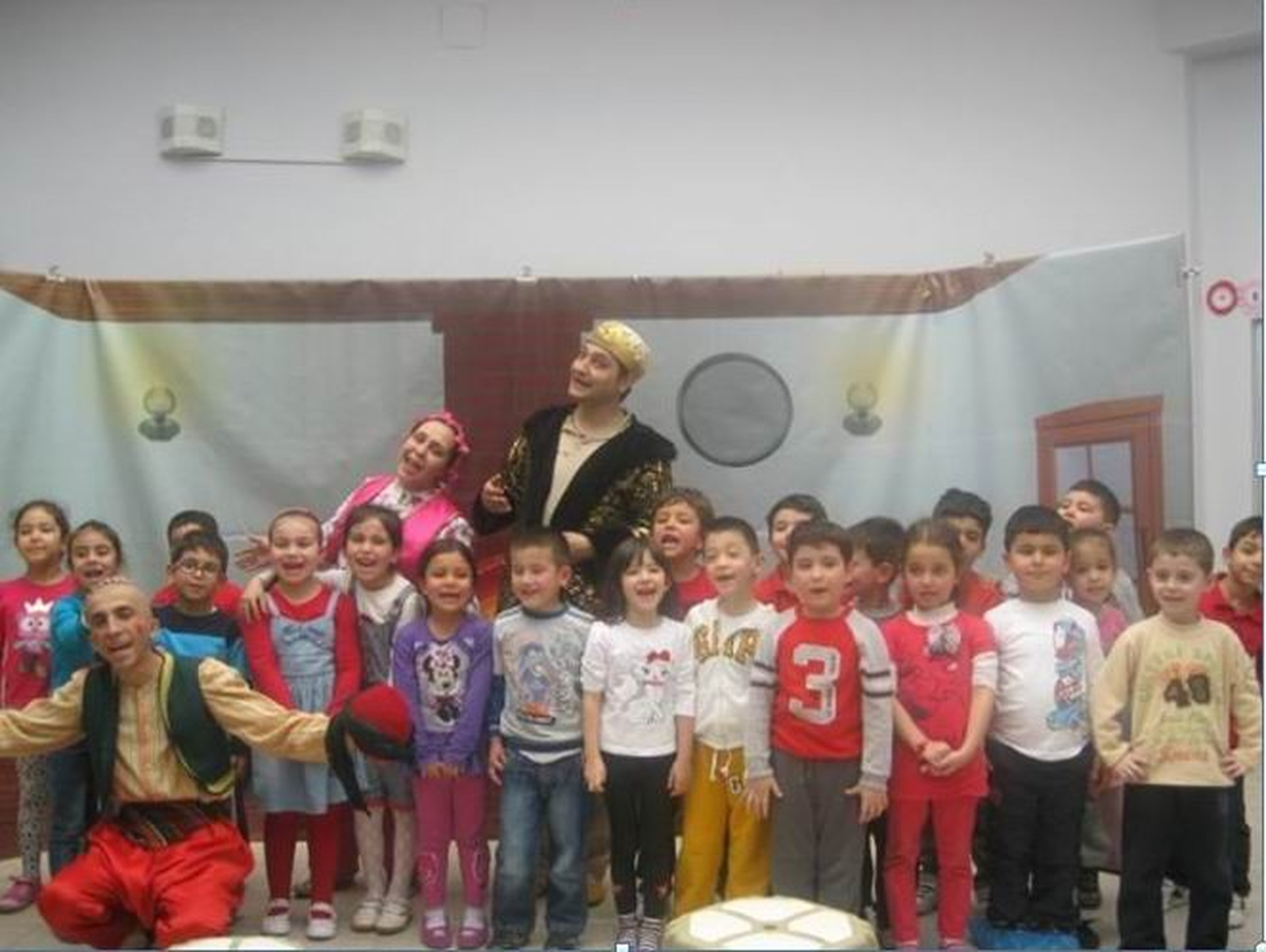 Öğrencilere Tiyatro Ziyafeti