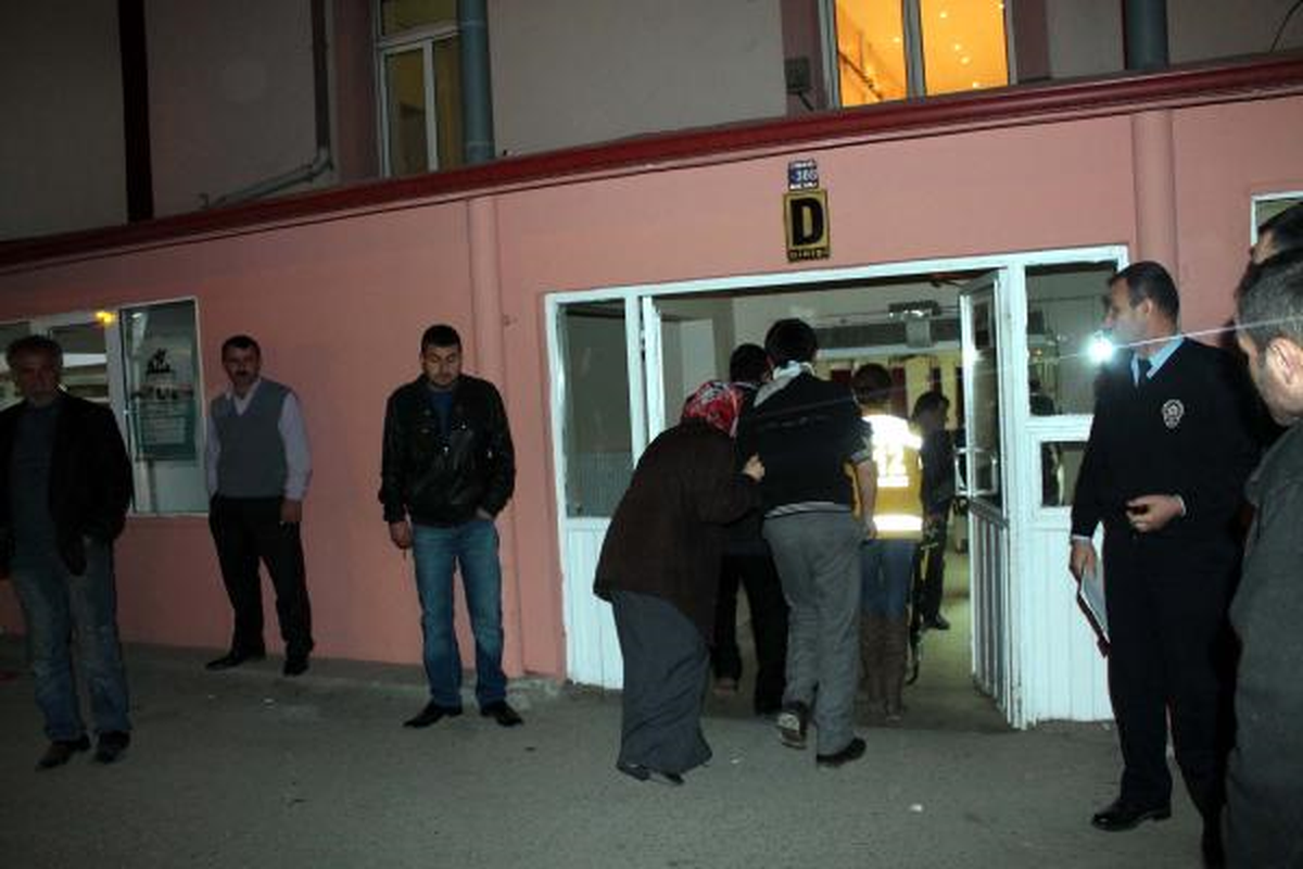 Otomobil Uçuruma Uçtu: 3 Yaralı