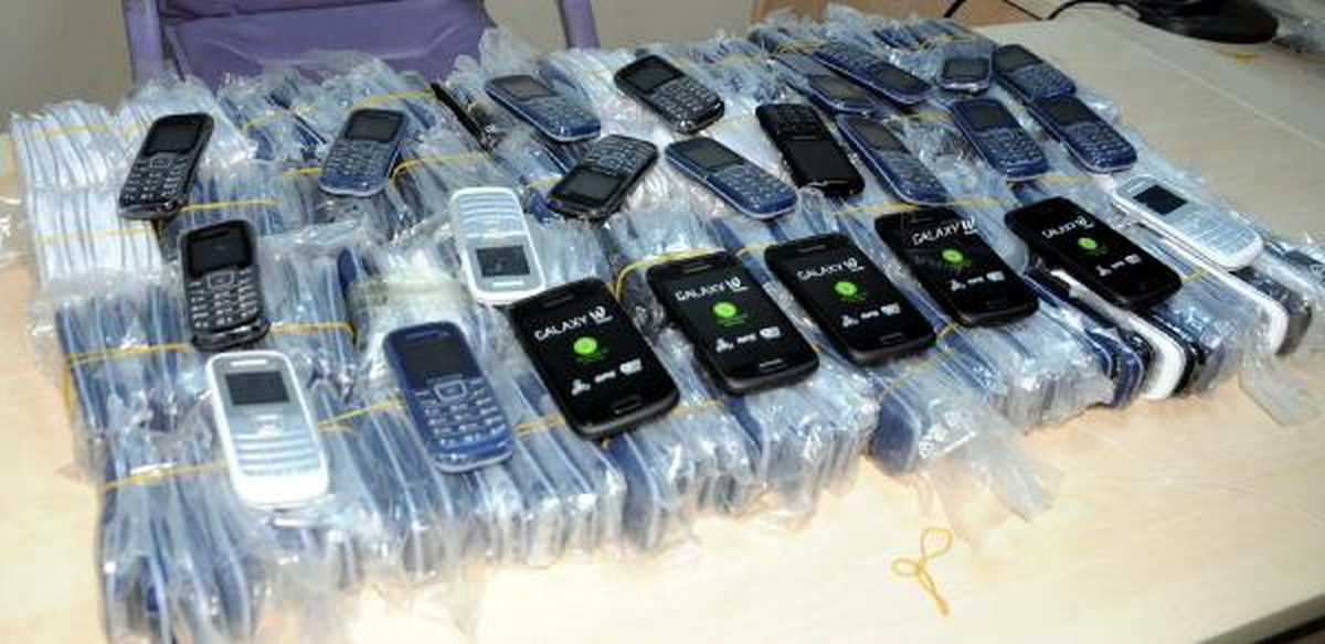 Otomobilde 200 Kaçak Telefon Ele Geçirildi
