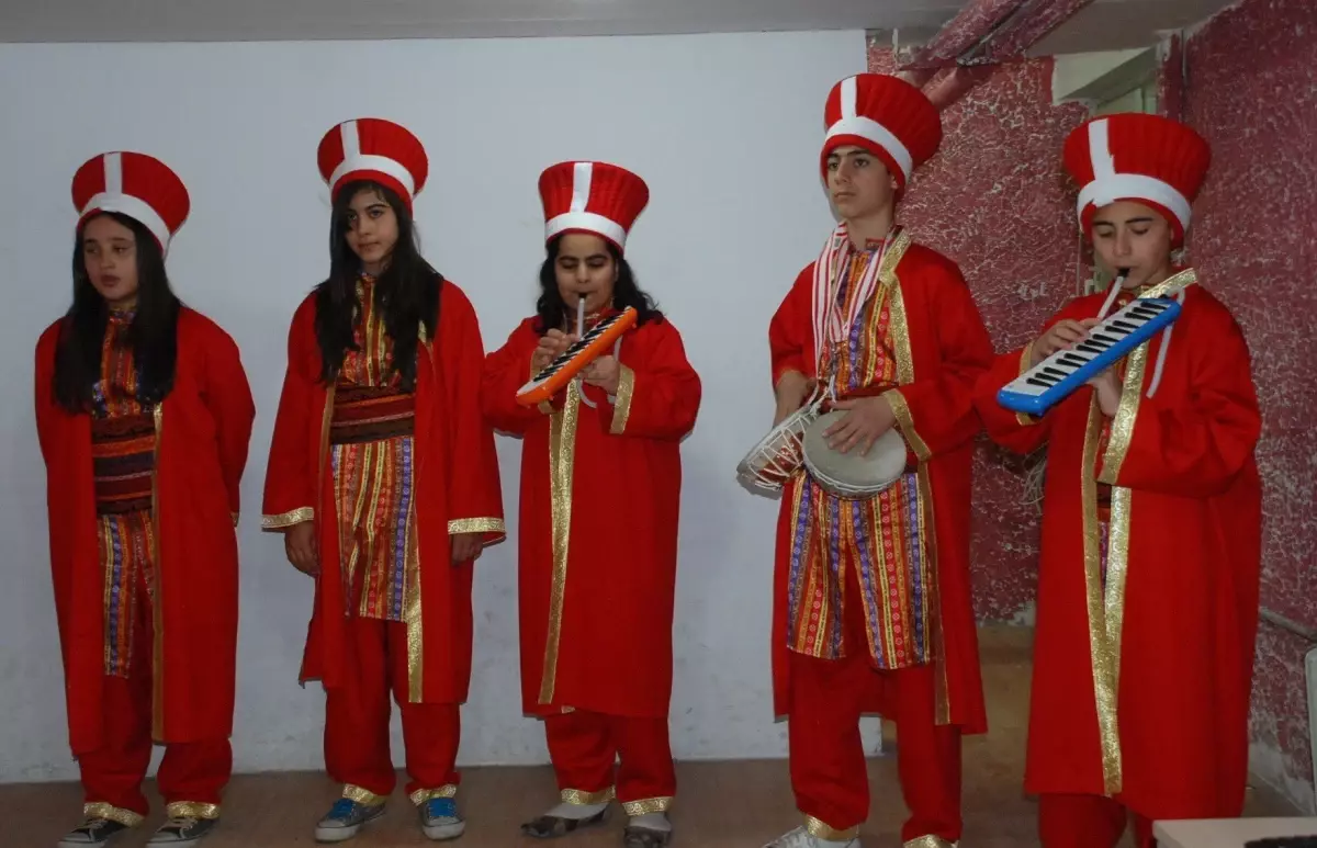 (Özel)-Didimli Kızlar Mehtere Sahip Çıktı