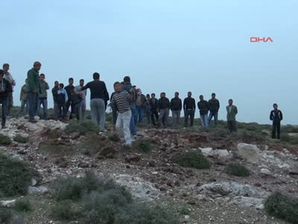 Reyhanlı Ek Suriye\'den Atılan Havan Mermisi Reyhanlı\'ya Düştü Suriye\'den Atılan Havan Mermisi...