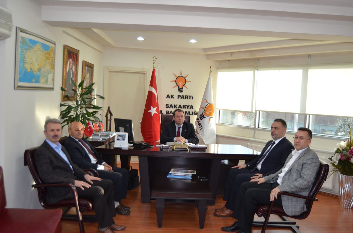 Sakarya Barosu Başkanı Hacıeyüpoğlu Uncuoğlu\'nu Ziyaret Etti