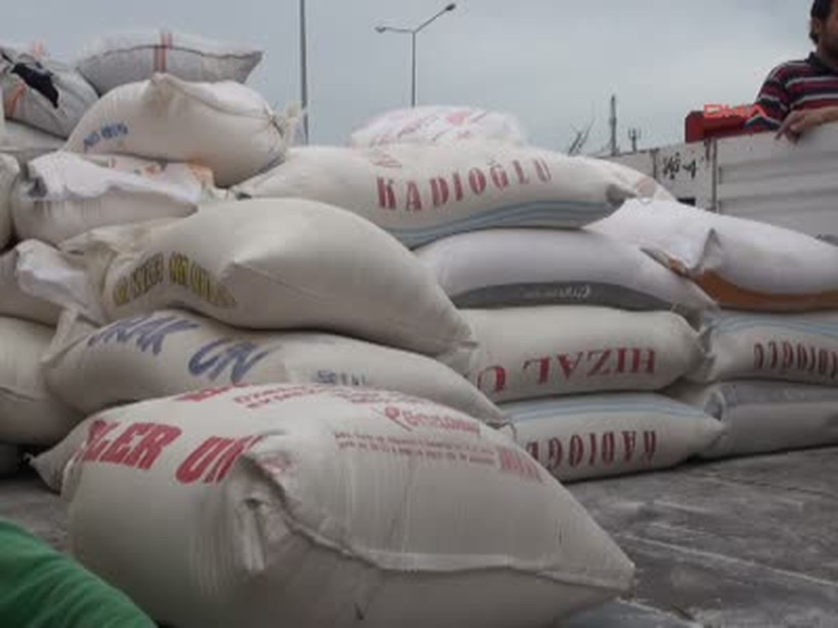 Şanlıurfa\'dan Suriye\'ye 1 Tır Yardım Gönderildi