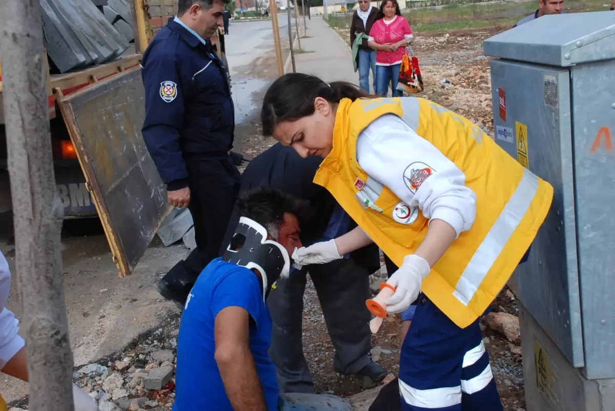 Taşıdığı Kaldırım Taşların Altında Kaldı