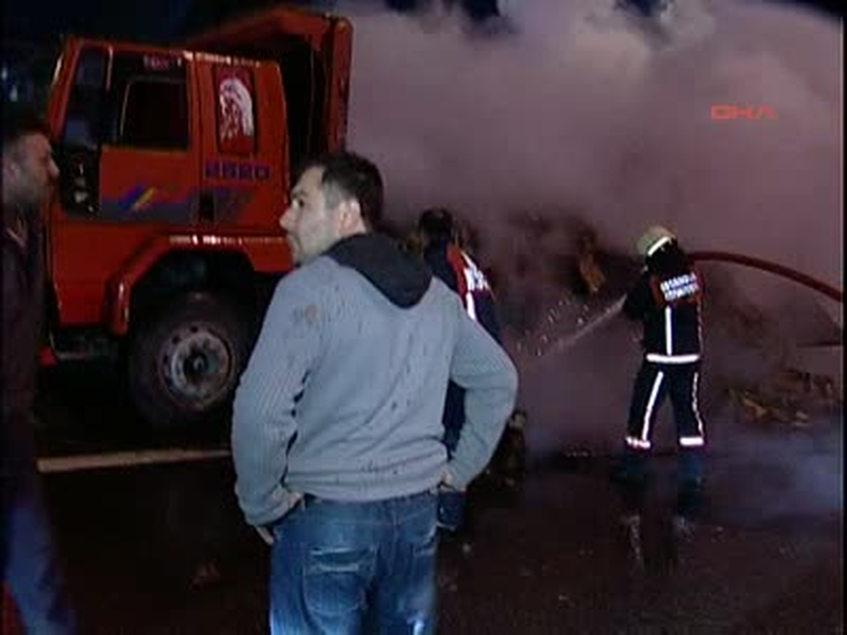Tem\'deki Kamyon Yangını Trafiği Felç Etti