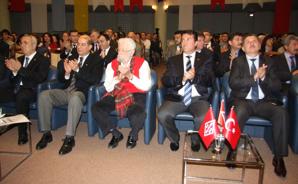 Toprak Dede\'ye Kalite Ödülü