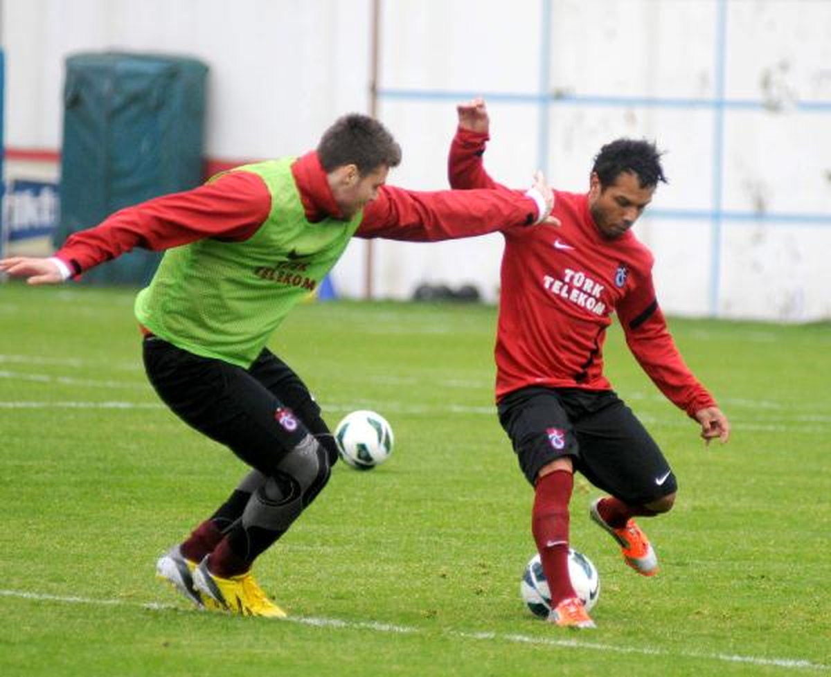 Trabzonspor 10 Eksikle Çalıştı