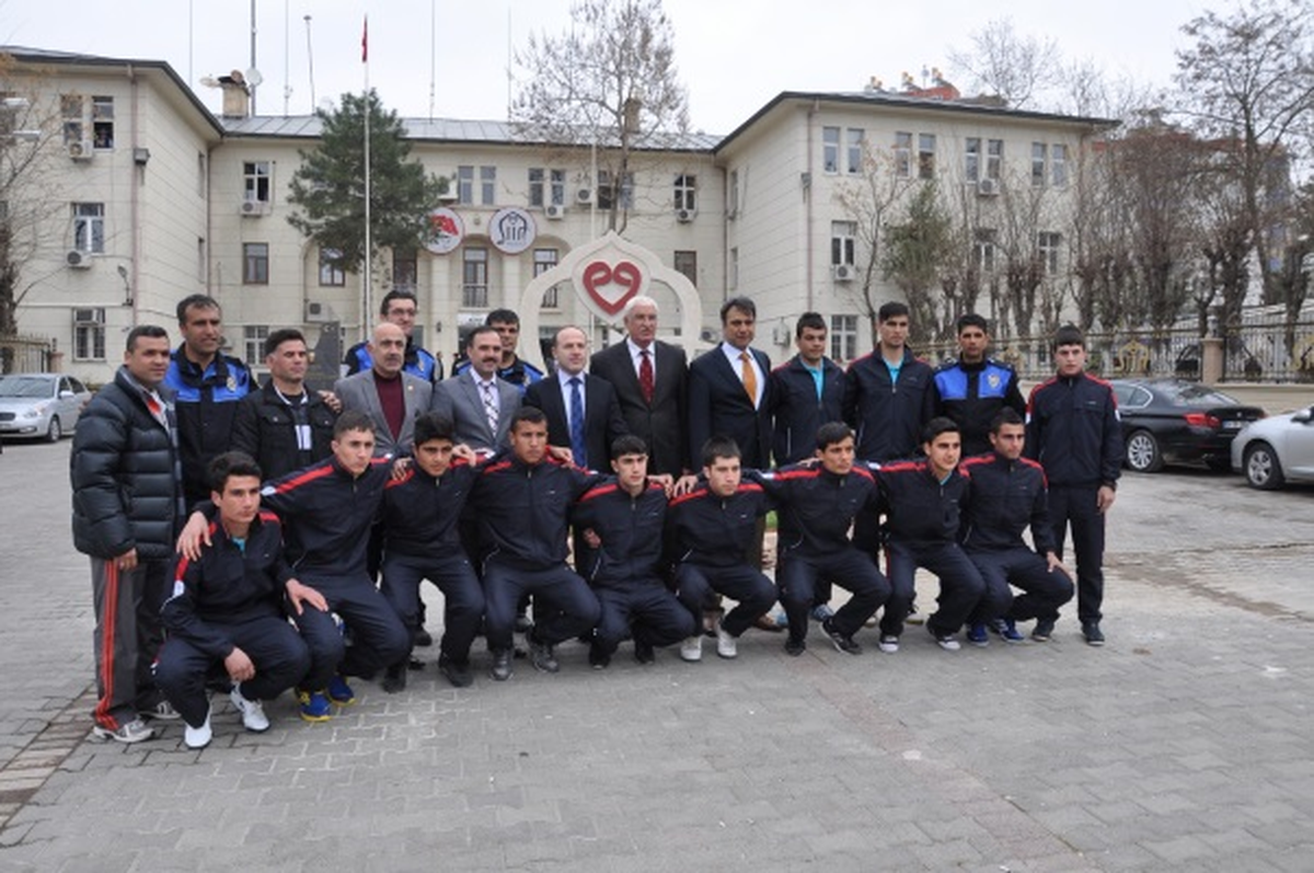Türkiye-Macaristan Milli Maçını Canlı İzleyecek