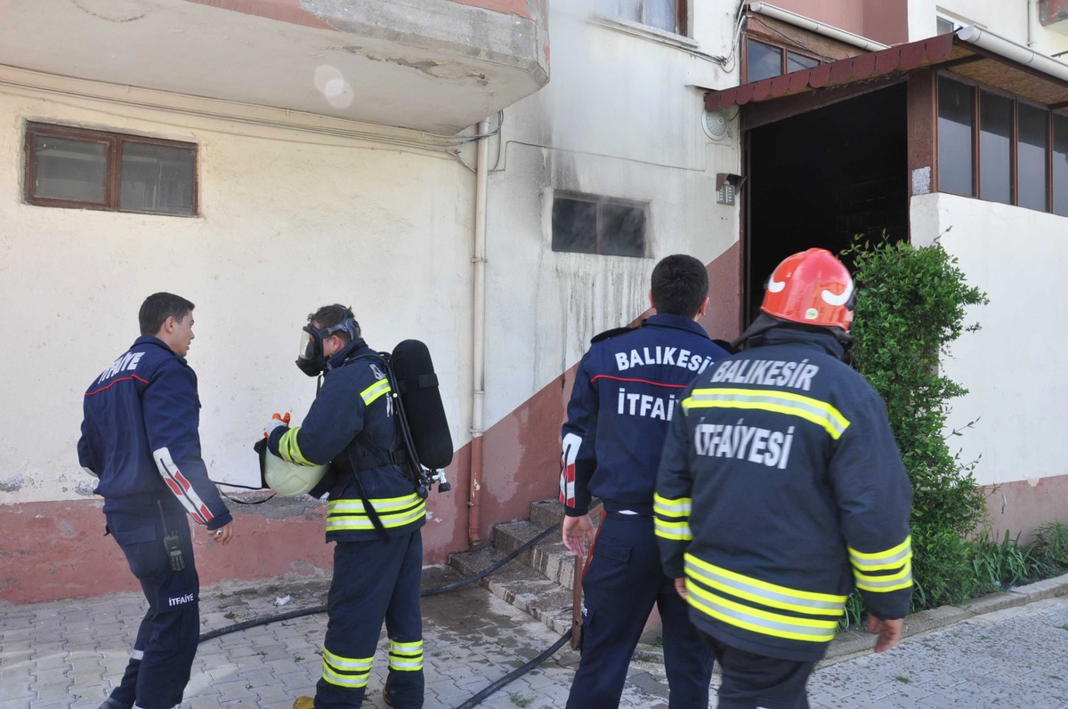Yangın Adresi Yanlış Verilince İtfaiye Sokak Sokak Duman Aradı