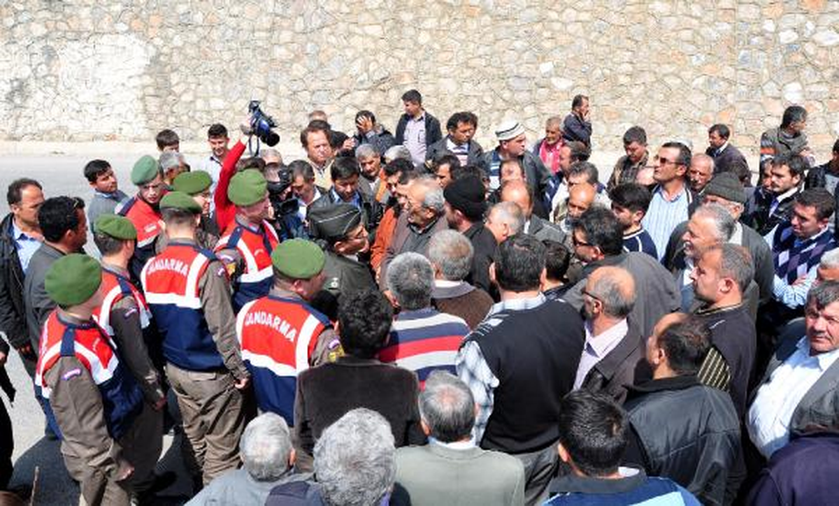 2b Eylemcilerini Binbaşı İkna Etti