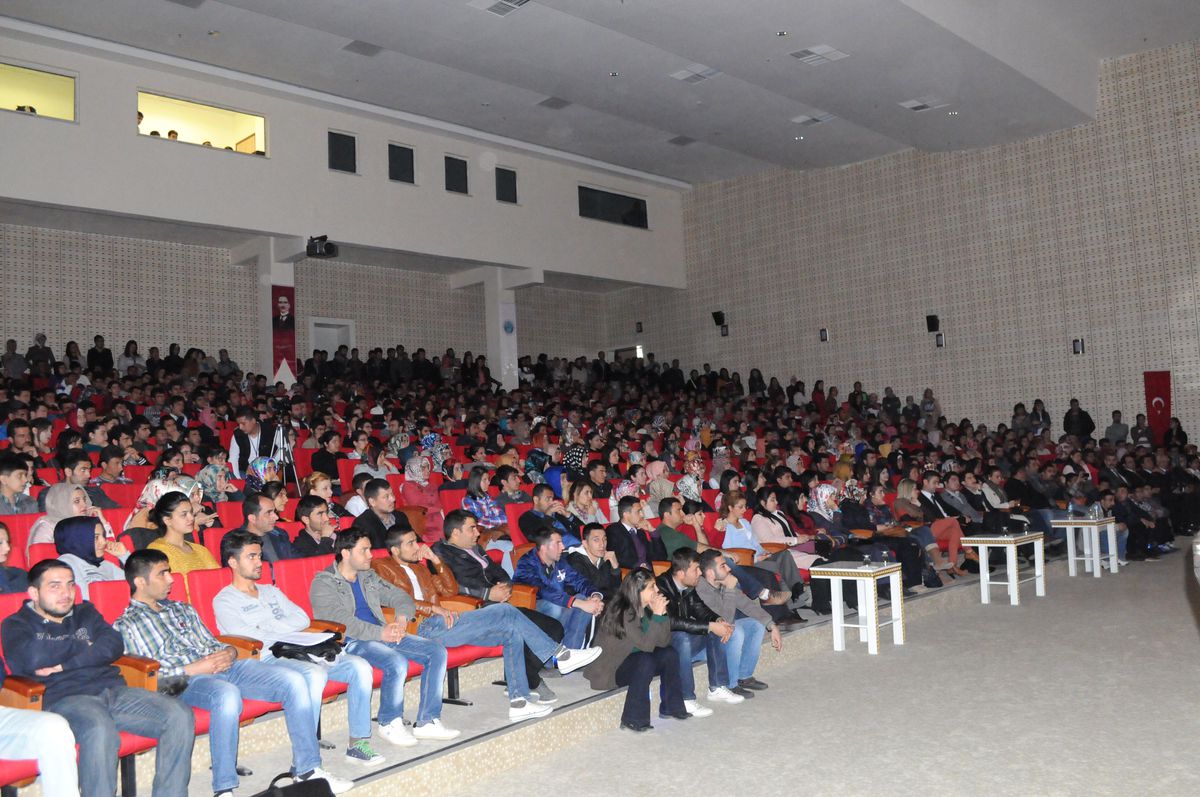 7 Aralık Üniversitesi\'nde Şiir Dinletisi